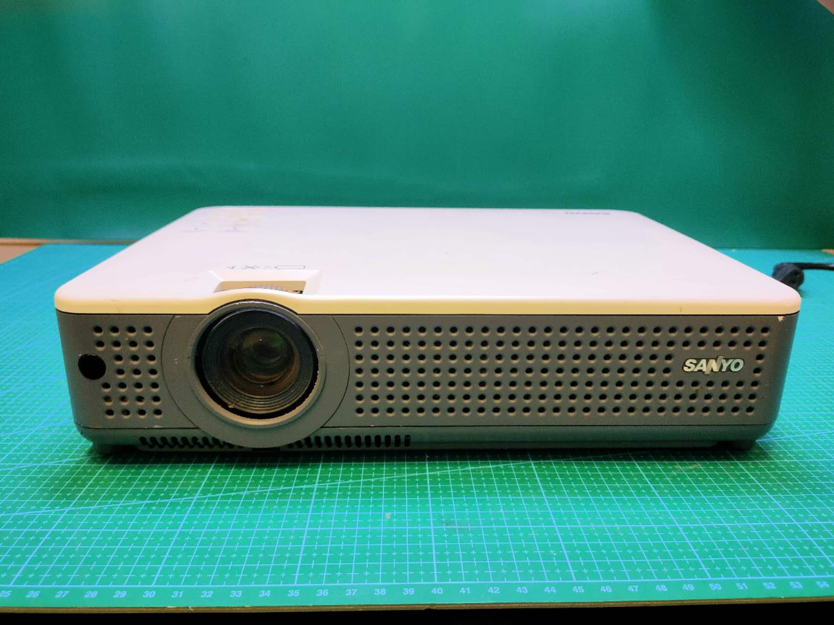Projector Sanyo PLC-XU75 For Home Use Projectors