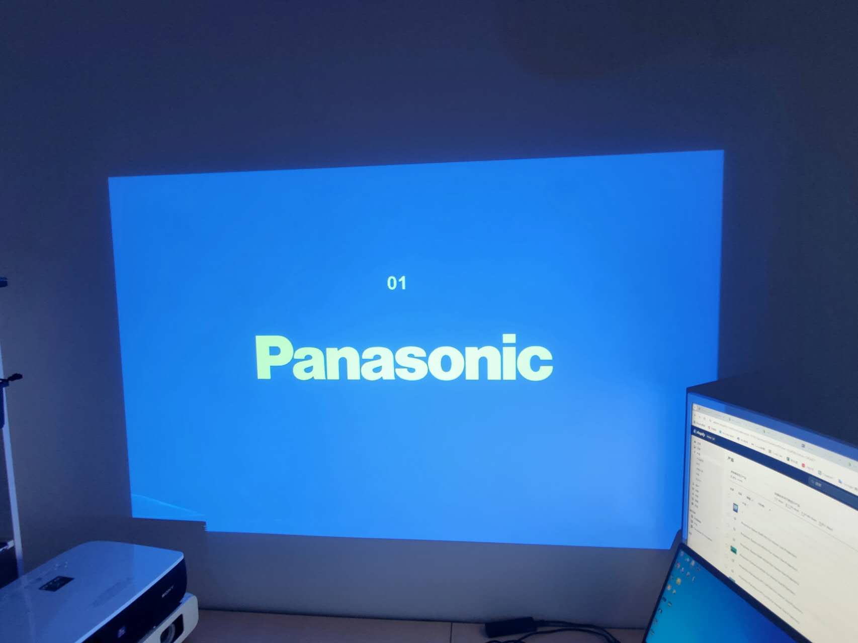 Projector Panasonic PT-LW25H For Home Use Projectors