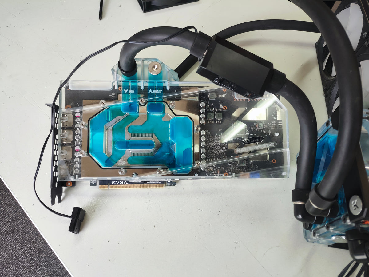 EVGA EKWB RTX 3090 24GB  ULTRA GAMING watercooling gpu