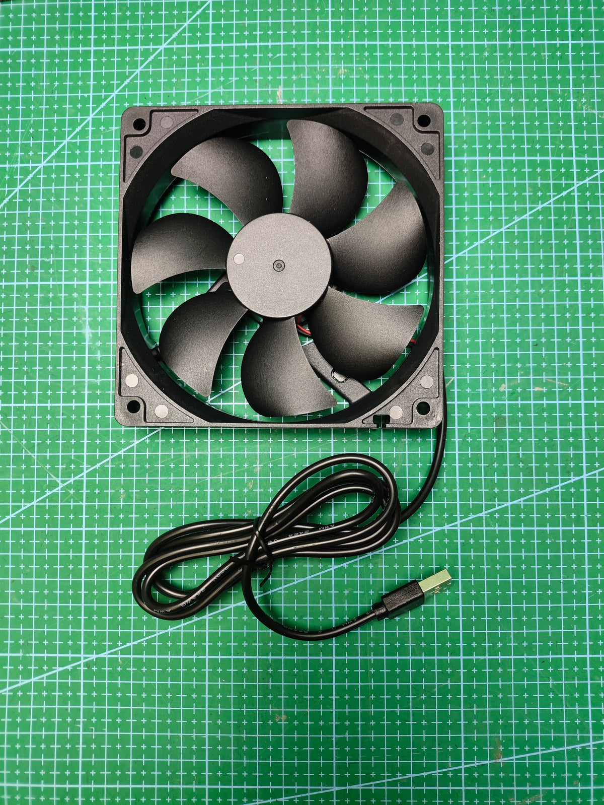AEPC 120mm USB Brushless Cooling Fan