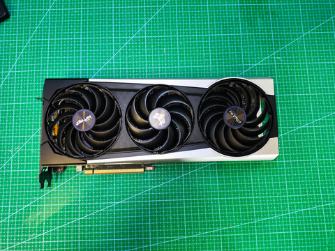 NITRO+ AMD Radeon™ RX 6700 XT