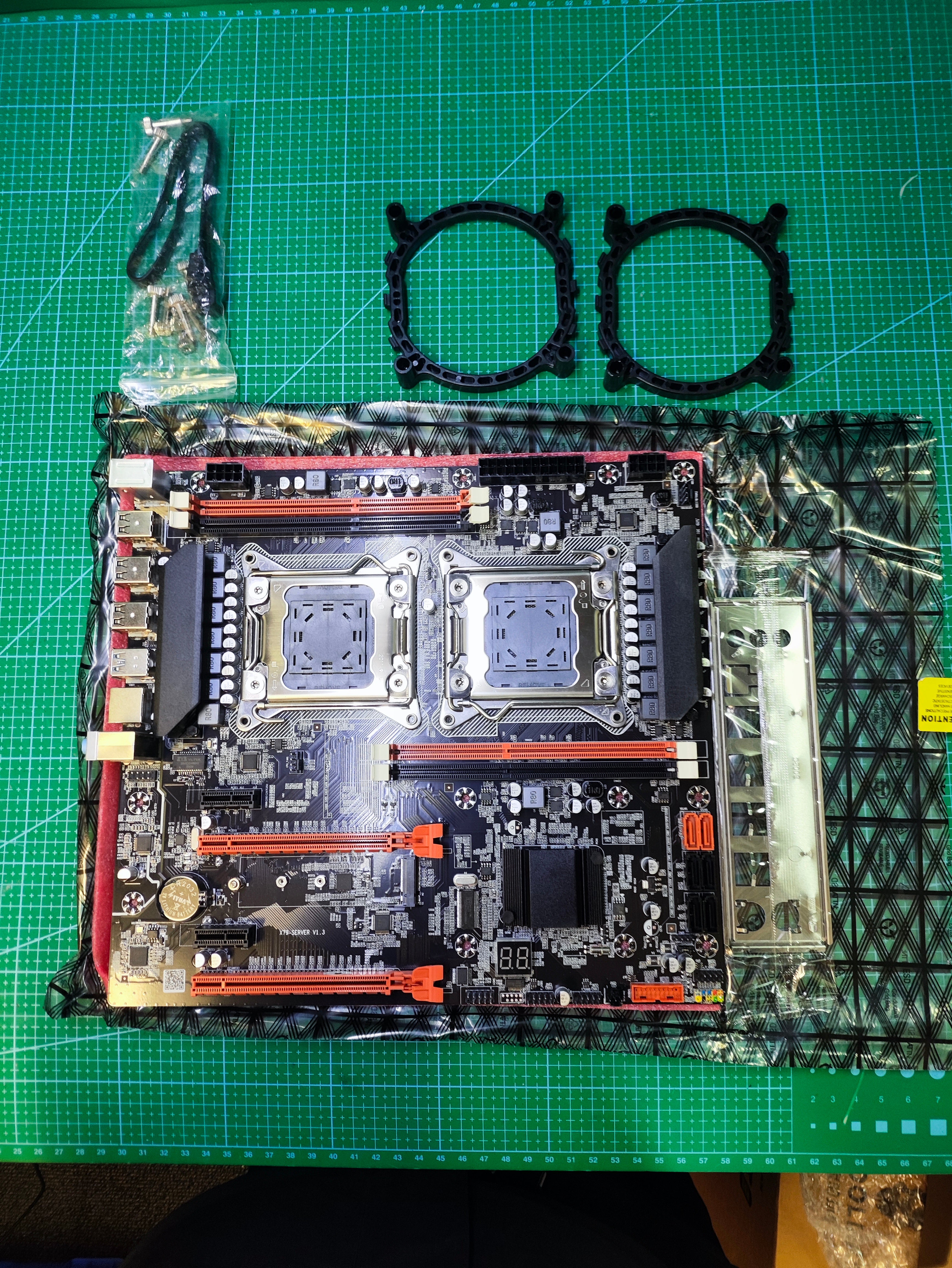 X79 Dual CPU Motherboard LGA2011 DDR3 ECC any E5 and V2 – AKLEastPC
