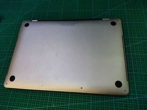 Macbook Pro 13 inch (2019) 256GB 8GB RAM Silver Excellent Grade A1989