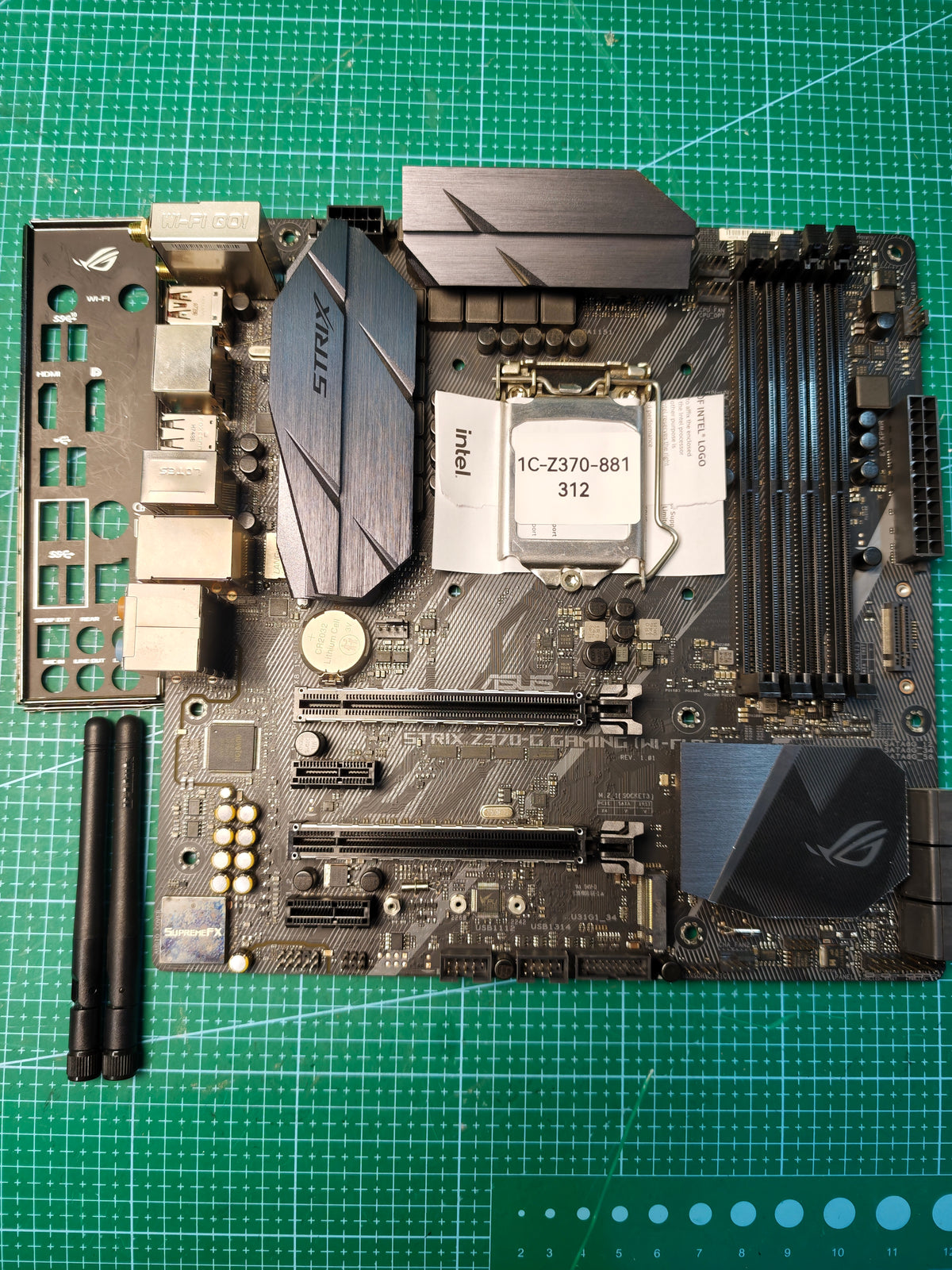ASUS ROG Strix Z370-G Gaming (Wi-Fi AC) Micro-ATX motherboard with I/O shield and two Wi-Fi antennas
